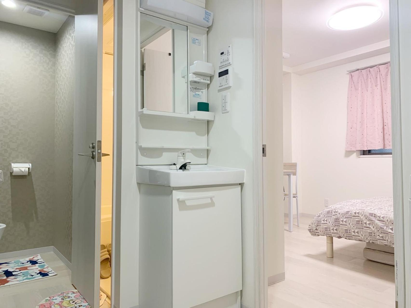 Shinjuku#ookubo#automatic Lock Door#high Speed Wifi#bidet Toilet#6minutes To Okubo#ookubo101 Tōkyō